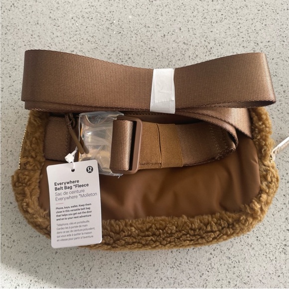 Lululemon Everywhere Belt Bag 1L *Fleece - Picture 11 of 11